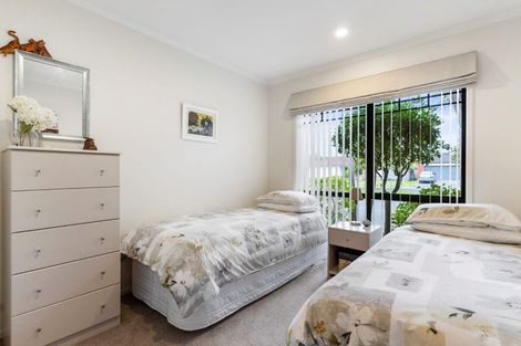 Photo of property in 5 Beragh Place, East Tamaki, Auckland, 2016