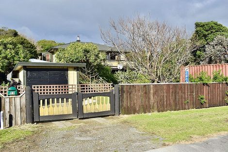 Photo of property in 22 Mahoe Street, Otaki Beach, Otaki, 5512