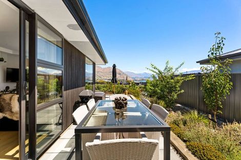 Photo of property in 16 Scurr Terrace, Wanaka, 9305