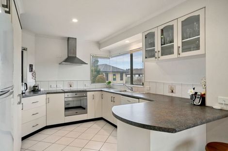 Photo of property in 32 Balmoral Drive, Hilltop, Taupo, 3330
