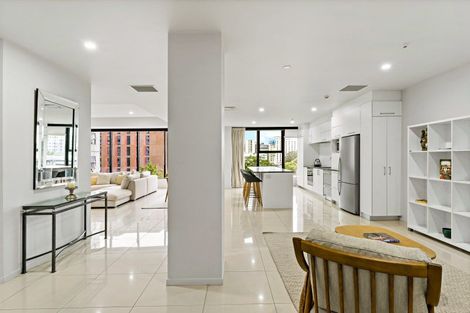 Photo of property in 9d/2 Saint Martins Lane, Grafton, Auckland, 1010