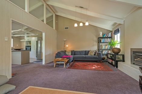 Photo of property in 16 Antrim Place, Hokowhitu, Palmerston North, 4410