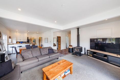 Photo of property in 17 Raumai Road, Bulls, 4894