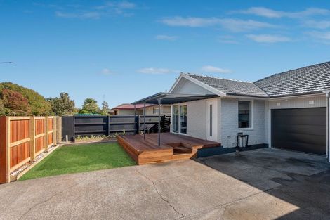 Photo of property in 2/320 Memorial Avenue, Burnside, Christchurch, 8053