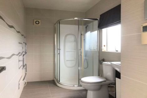 Photo of property in 23 Gibbston Crescent, Flat Bush, Auckland, 2016