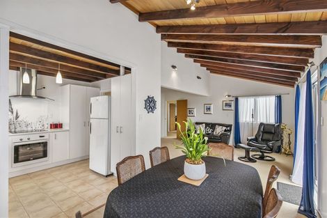 Photo of property in 1/22 Bronzewing Terrace, Unsworth Heights, Auckland, 0632