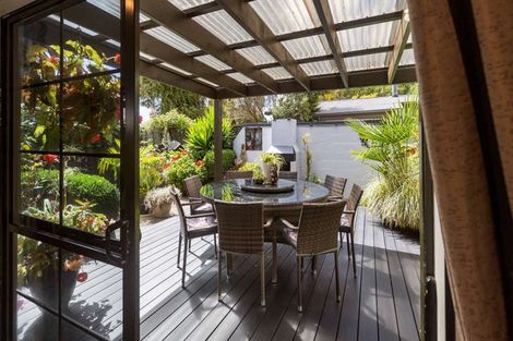 Photo of property in 1 Stonebridge Park Drive, Holdens Bay, Rotorua, 3010