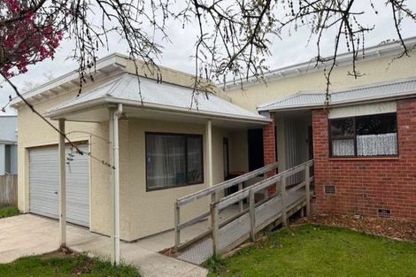 Photo of property in 24 Savage Crescent, West End, Palmerston North, 4412