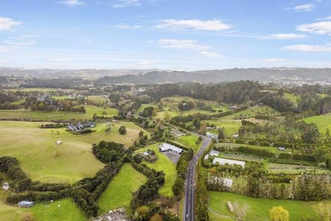 Photo of property in 104 Foster Road, Kumeu, 0891