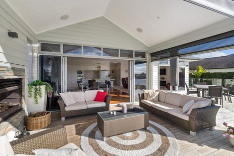 Photo of property in 89 Barbados Way, One Tree Point, 0118