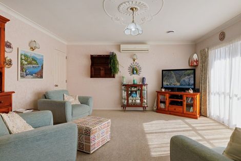 Photo of property in 10 Ridgemount Terrace, Welcome Bay, Tauranga, 3112
