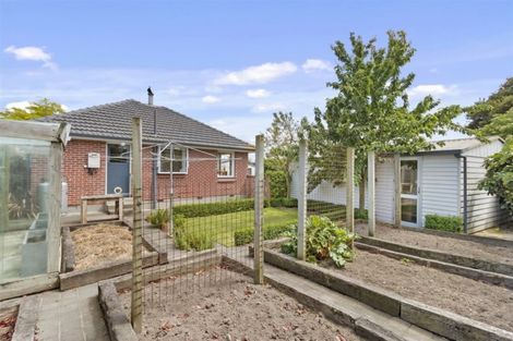 Photo of property in 6 Geelong Place, Burnside, Christchurch, 8053
