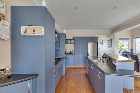 Photo of property in 9 Sackville Street, Fitzroy, New Plymouth, 4312