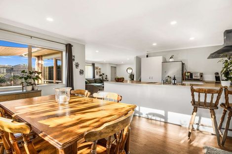 Photo of property in 36 Mandalay Place, Waiuku, 2123