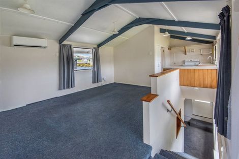 Photo of property in 20 Bay Street, Red Beach, 0932