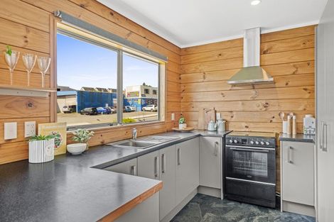 Photo of property in 2 Dimock Street, Titahi Bay, Porirua, 5022