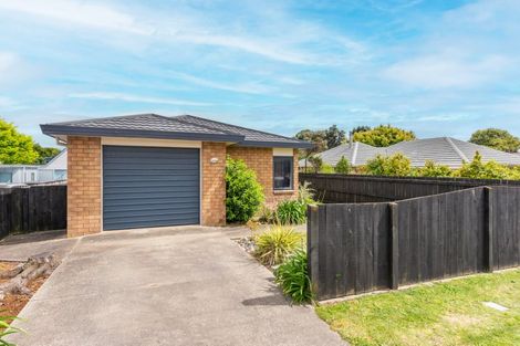 Photo of property in 15a Walton Road, Paraparaumu Beach, Paraparaumu, 5032