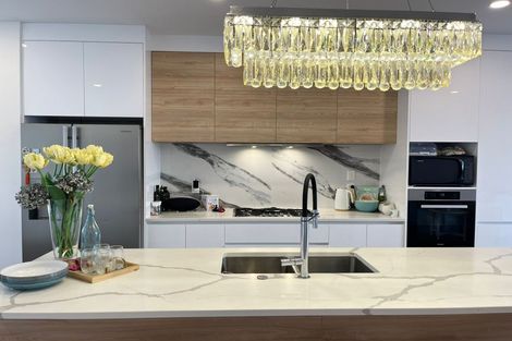 Photo of property in 5 Gladfield Lane, Te Atatu Peninsula, Auckland, 0610