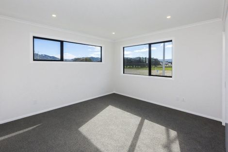 Photo of property in 11 Mawai Hakona Drive, Wallaceville, Upper Hutt, 5018