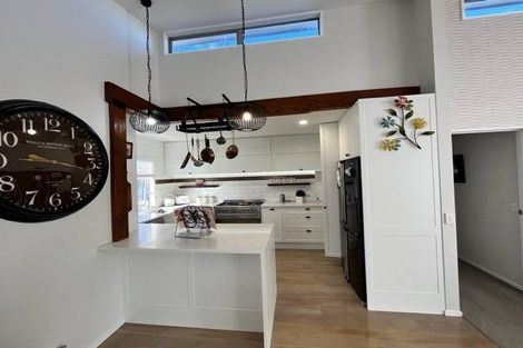 Photo of property in 13 Tranquility Rise, Mellons Bay, Auckland, 2014