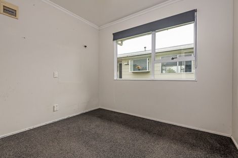 Photo of property in 32 Cumberland Place, Kelvin Grove, Palmerston North, 4414