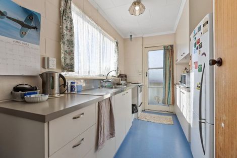 Photo of property in 7 Fairview Place, Westown, New Plymouth, 4310