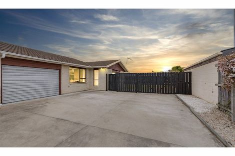 Photo of property in 2/5 Pegasus Avenue, North New Brighton, Christchurch, 8083