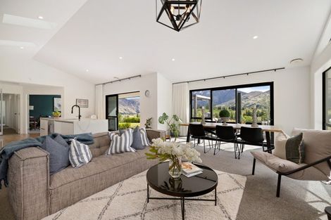 Photo of property in 86 Mountain View Road, Dalefield, Queenstown, 9371