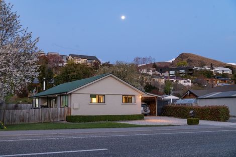 Photo of property in 87 Mcdonnell Road, Arrowtown, 9302