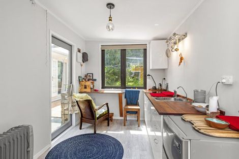 Photo of property in 5 Cross Street, Raglan, 3225