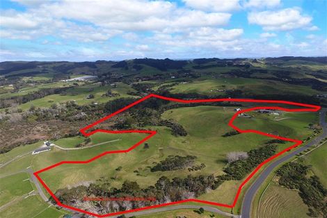 Photo of property in 1088 South Head Road, South Head, Helensville, 0874