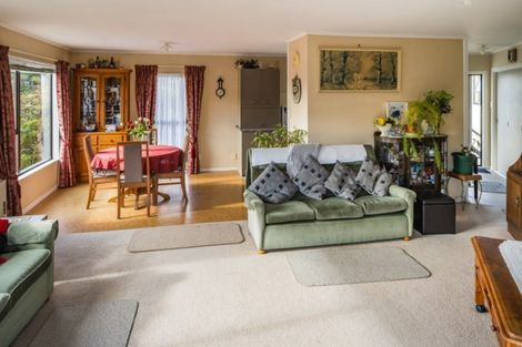 Photo of property in 9 Parkinson Close, Whitby, Porirua, 5024