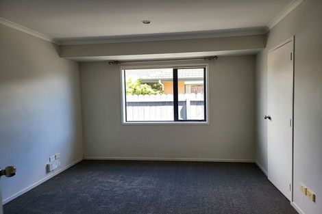 Photo of property in 27 Tussock Avenue, Mangere, Auckland, 2022