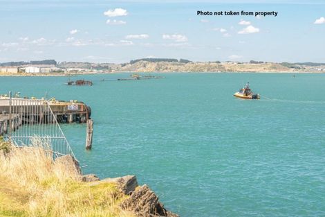 Photo of property in 5 Short Street, Castlecliff, Whanganui, 4501