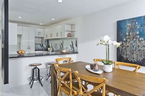 Photo of property in 3/26 Pannill Place, Oteha, Auckland, 0632