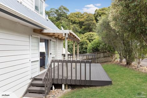 Photo of property in 1/22 Fernlea Rise, Bayview, Auckland, 0629