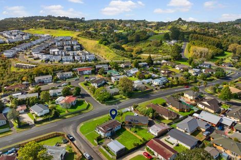 Photo of property in 1 Lansdown Place, Papakura, 2110