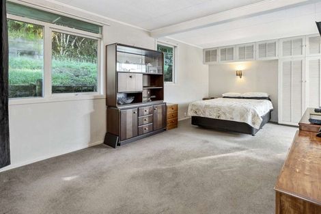 Photo of property in 5 Bird Grove, Stokes Valley, Lower Hutt, 5019