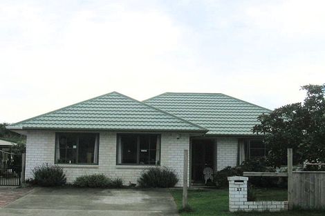 Photo of property in 27 Spackman Crescent, Paraparaumu, 5032