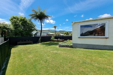 Photo of property in 21 Masters Street, Greymouth, 7805