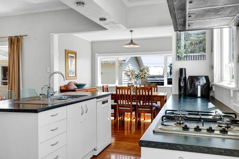 Photo of property in 23 Belt Road, Moturoa, New Plymouth, 4310