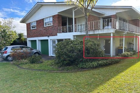 Photo of property in 220 Te Atatu Road, Te Atatu South, Auckland, 0610