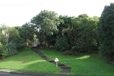 Photo of property in 11 Colmar Road, Mellons Bay, Auckland, 2014