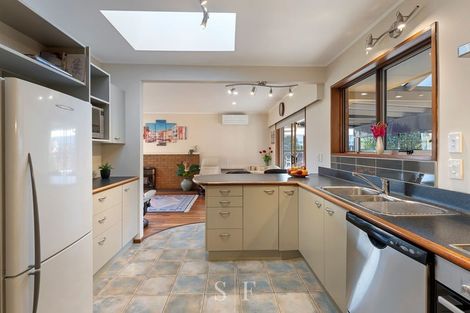 Photo of property in 15 Fleetwood Grove, Waikanae, 5036