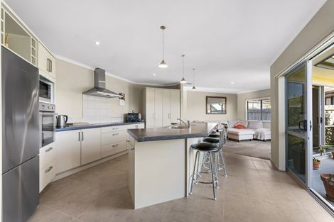 Photo of property in 44 Gibson Place, Papamoa Beach, Papamoa, 3118