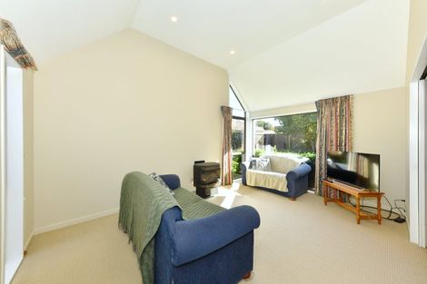 Photo of property in 28 Camberwell Place, Avonhead, Christchurch, 8042