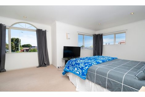 Photo of property in 27a Swanson Road, Henderson, Auckland, 0610