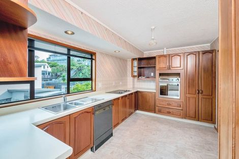 Photo of property in 2/30 Manly Esplanade, Browns Bay, Auckland, 0630