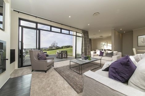 Photo of property in 265 Old North Road, Kumeu, 0892