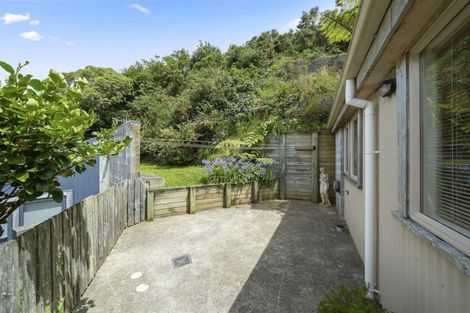 Photo of property in 23 Doris Gordon Crescent, Crofton Downs, Wellington, 6035